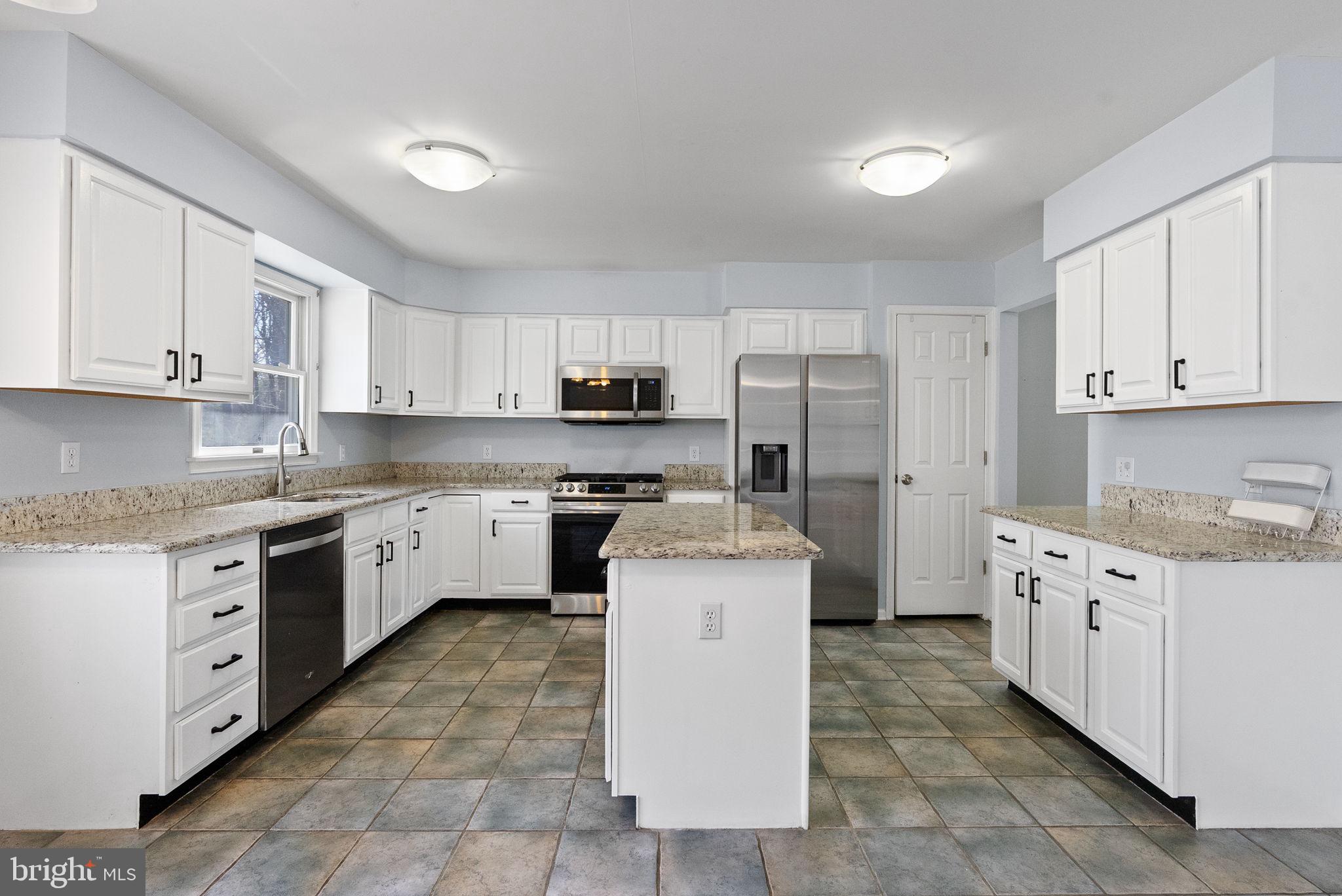 218 CRESTVIEW AVENUE