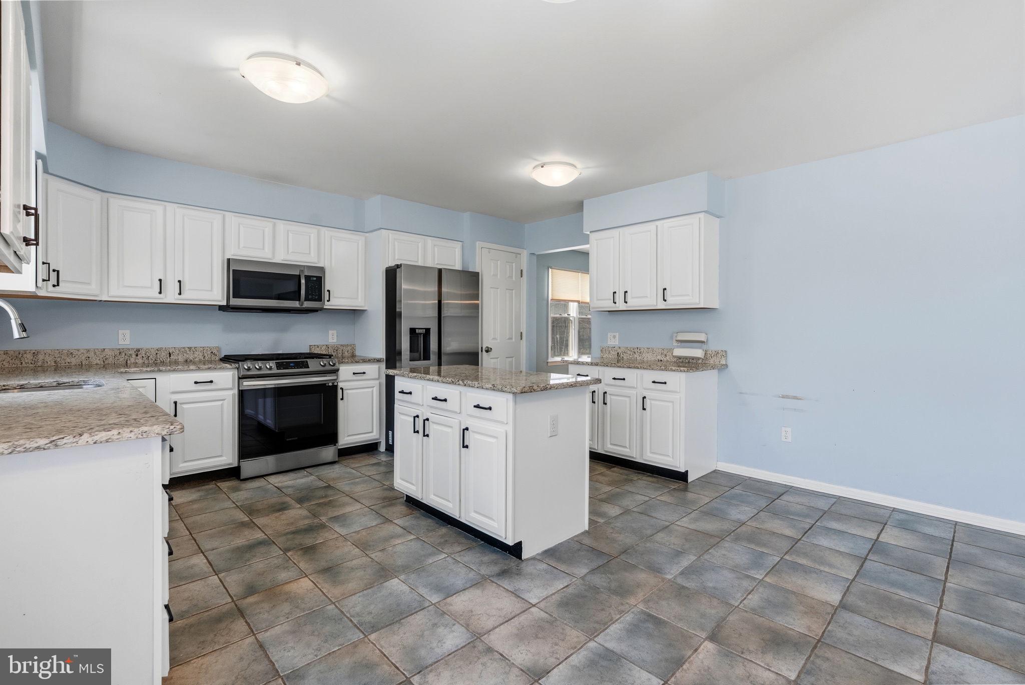 218 CRESTVIEW AVENUE