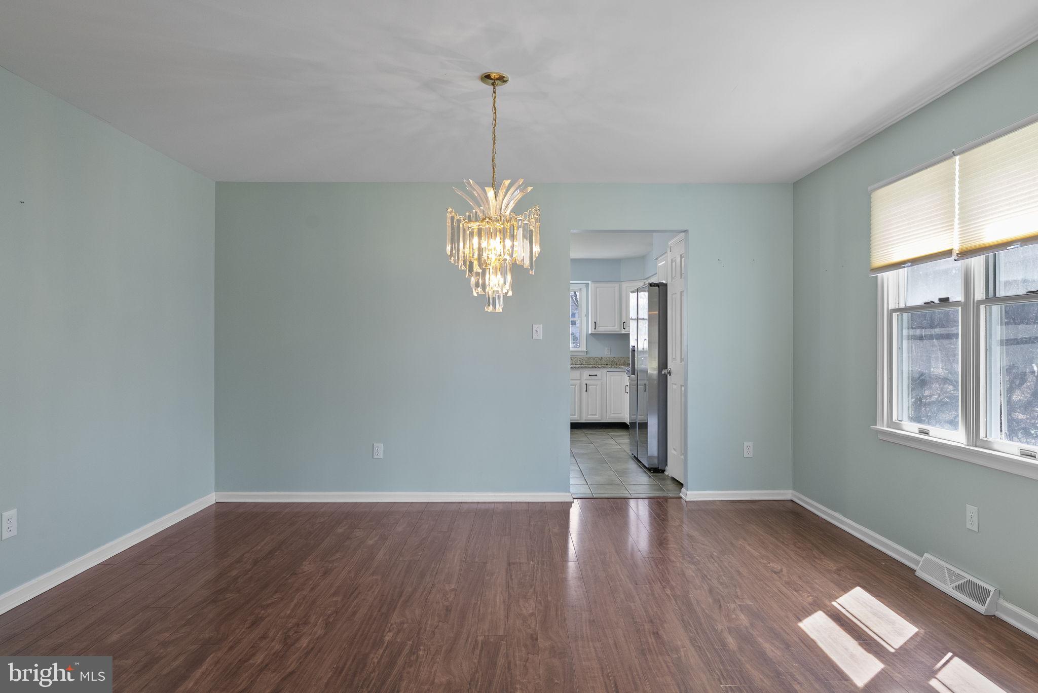 218 CRESTVIEW AVENUE