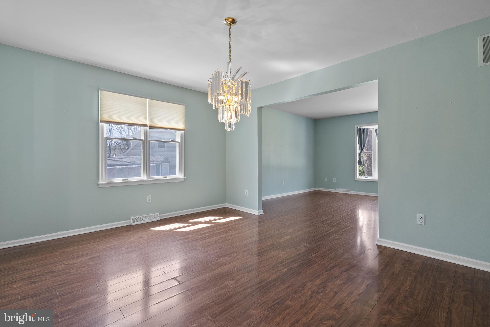 218 CRESTVIEW AVENUE