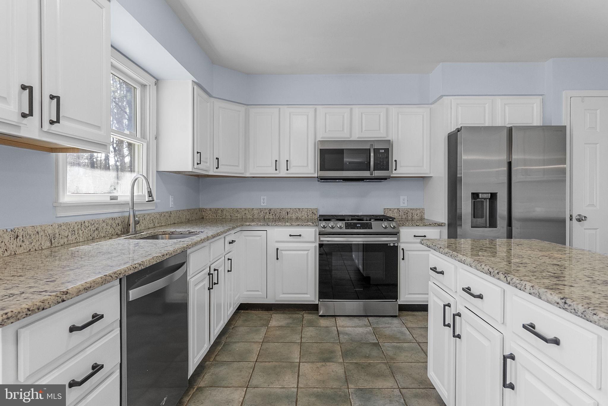 218 CRESTVIEW AVENUE