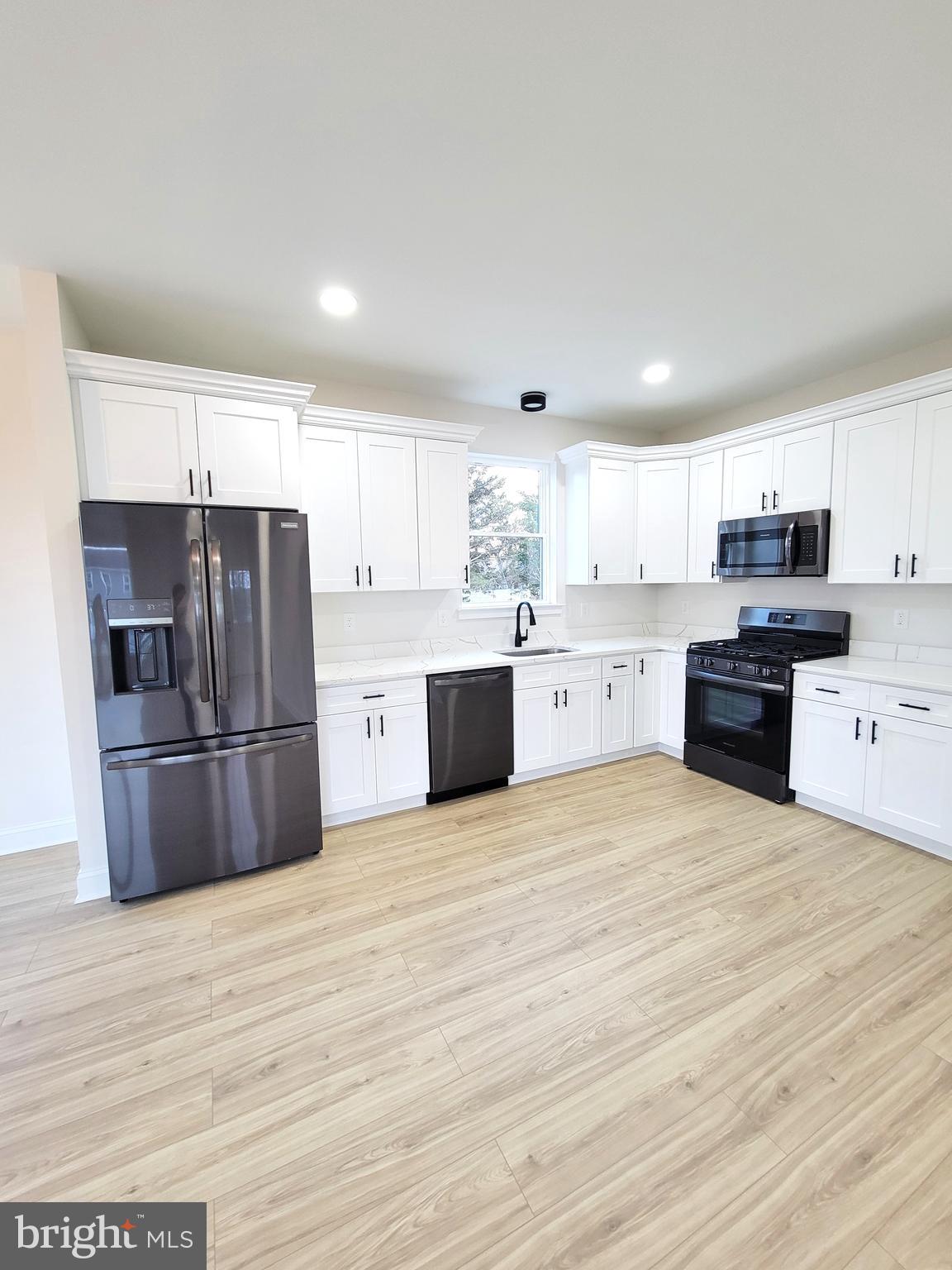101 HEATHERWOOD DRIVE