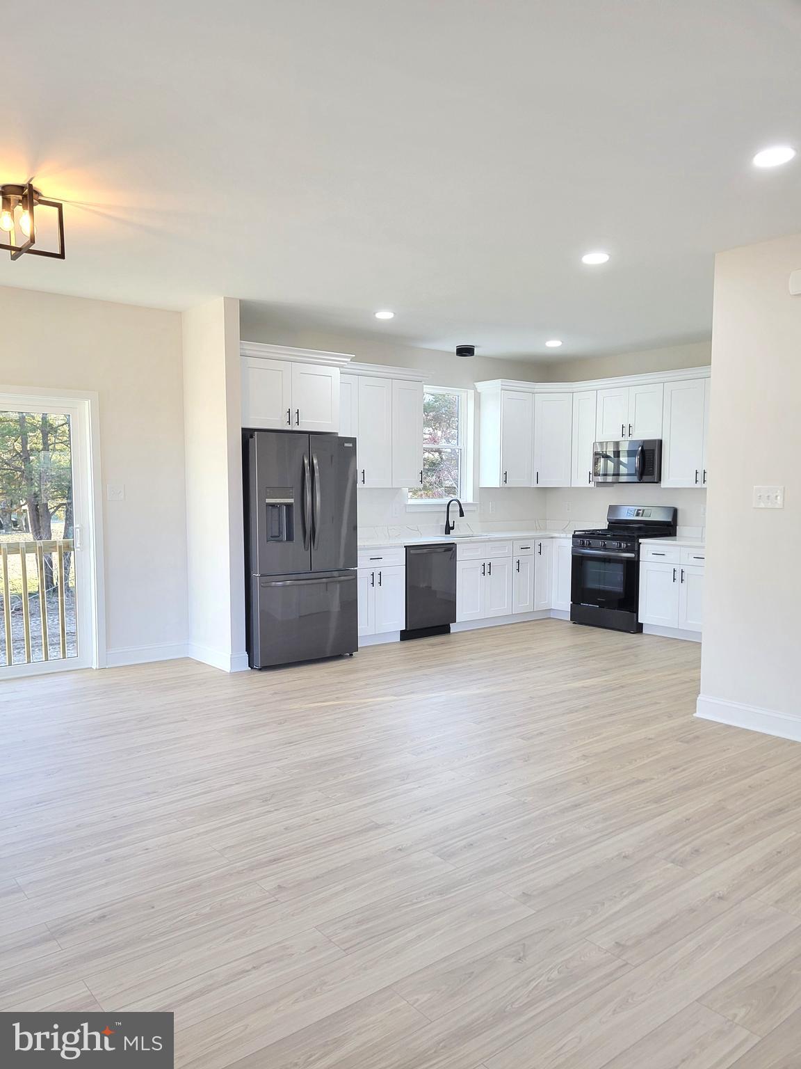 101 HEATHERWOOD DRIVE