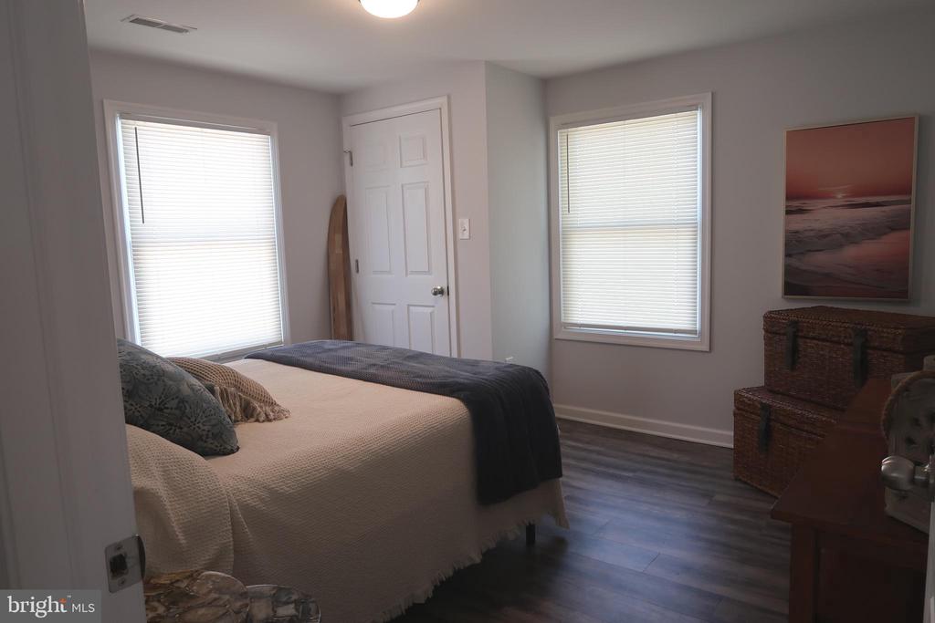 6300 WINCHESTER AVENUE 2ND FLOOR