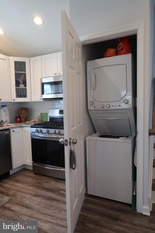 6300 WINCHESTER AVENUE 2ND FLOOR