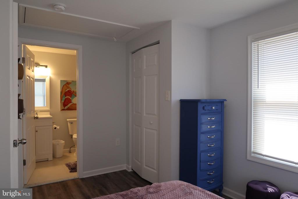 6300 WINCHESTER AVENUE 2ND FLOOR
