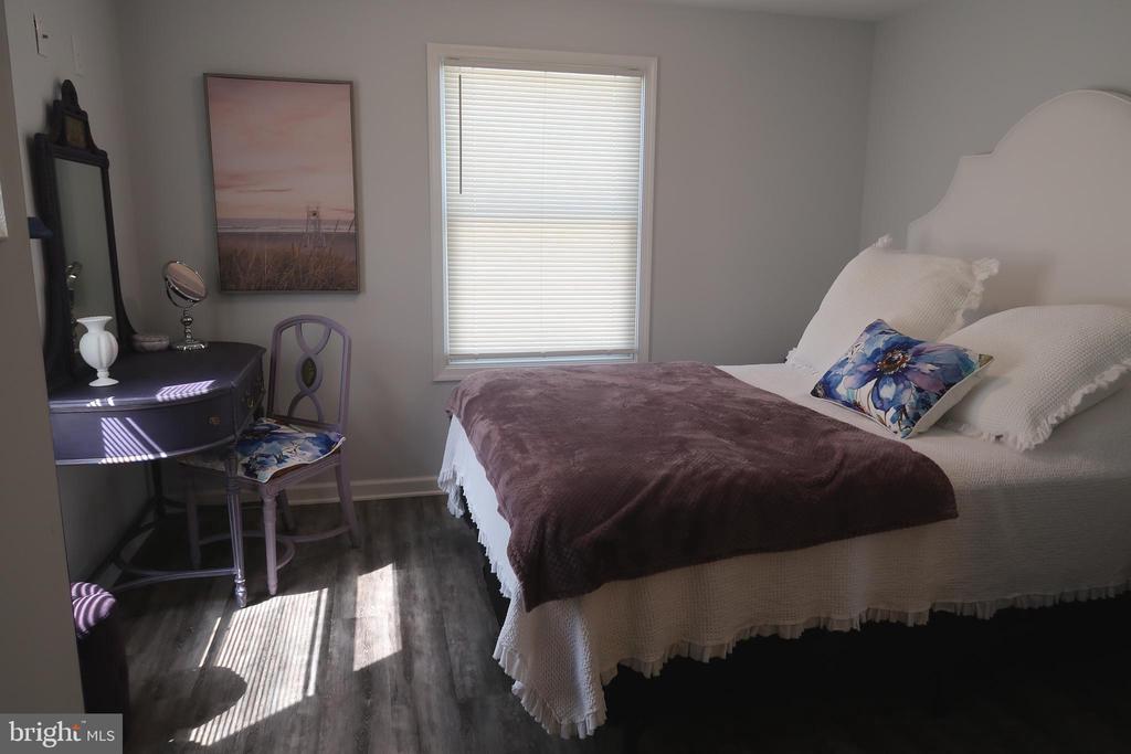 6300 WINCHESTER AVENUE 2ND FLOOR
