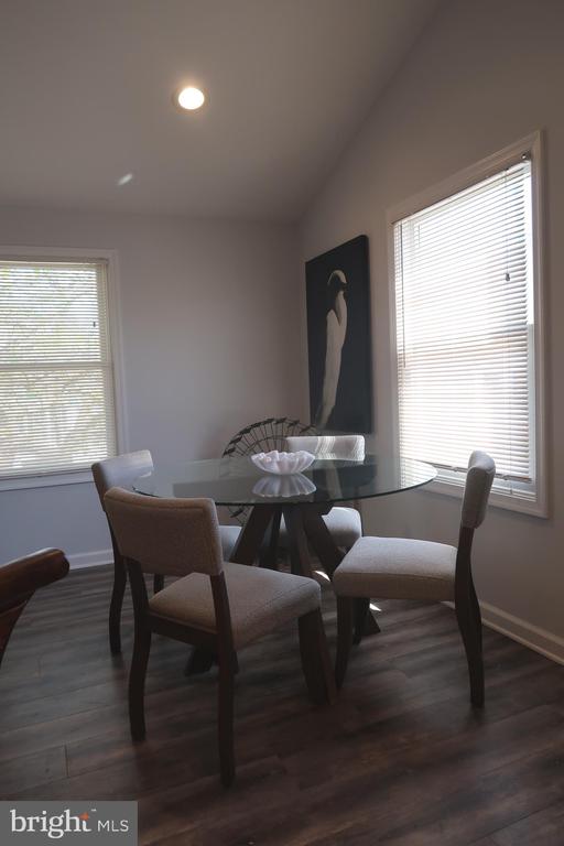 6300 WINCHESTER AVENUE 2ND FLOOR