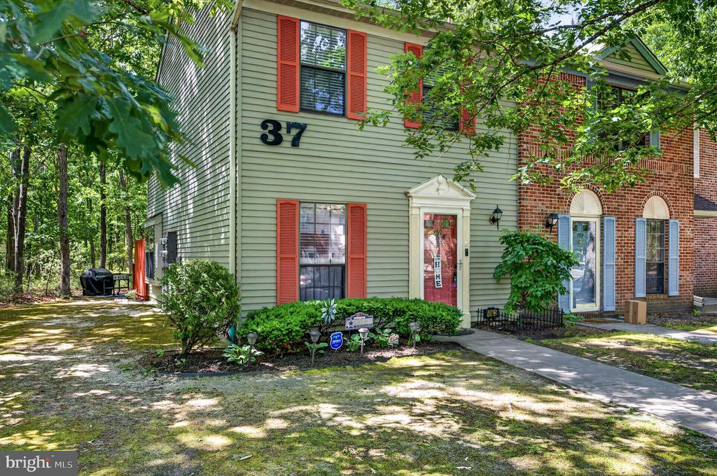 160 PATRIOTS COURT