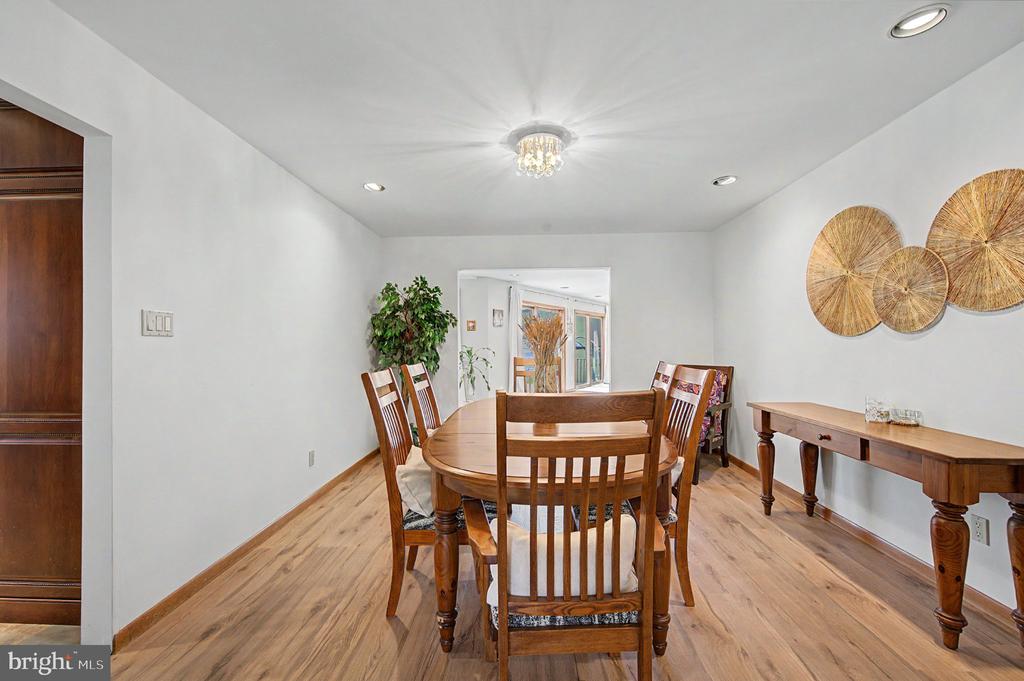 9 SEAGARDEN DRIVE