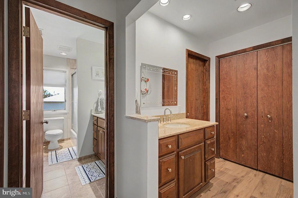 9 SEAGARDEN DRIVE