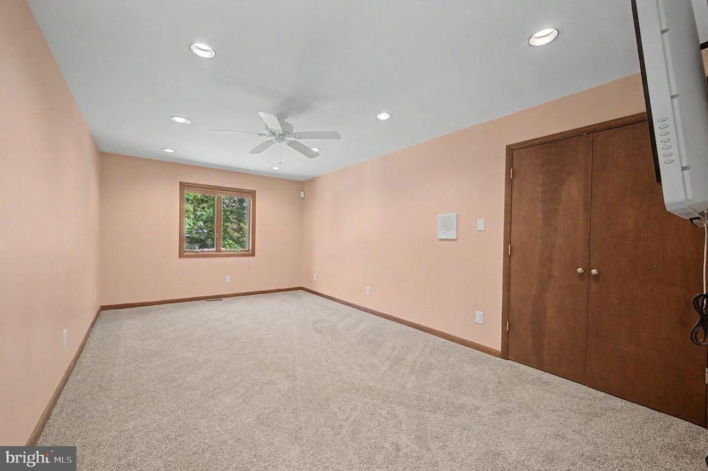 9 SEAGARDEN DRIVE
