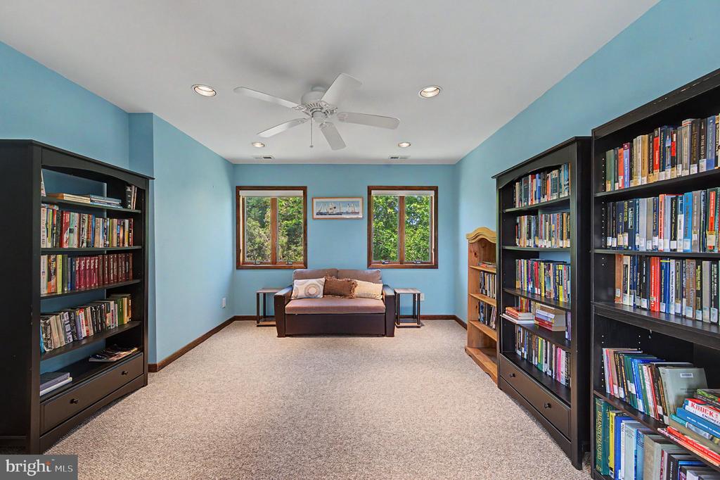 9 SEAGARDEN DRIVE