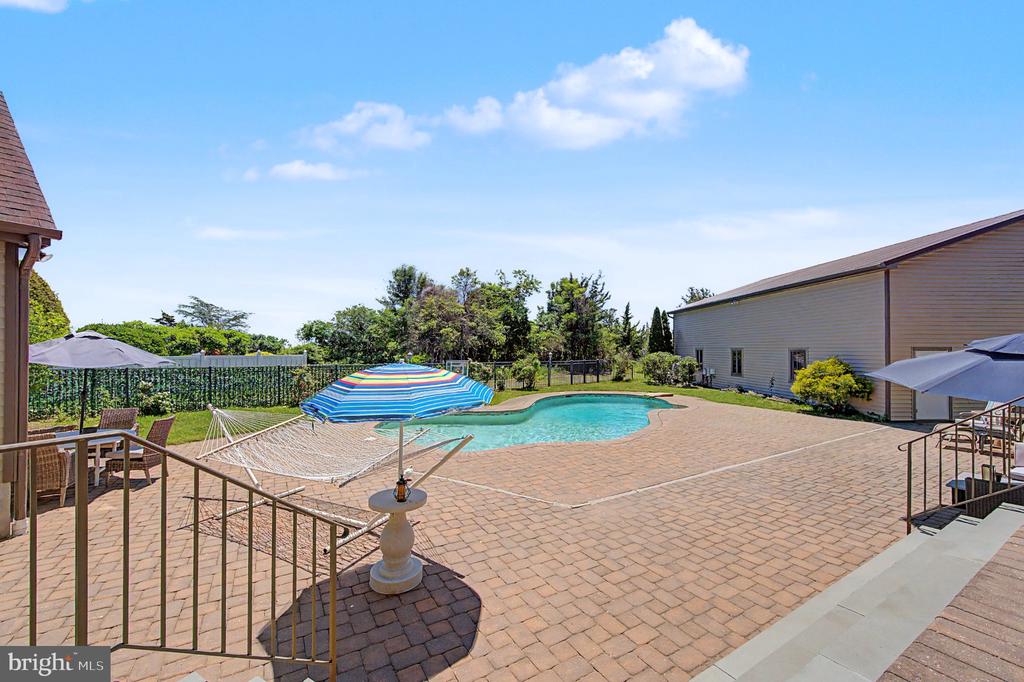 9 SEAGARDEN DRIVE