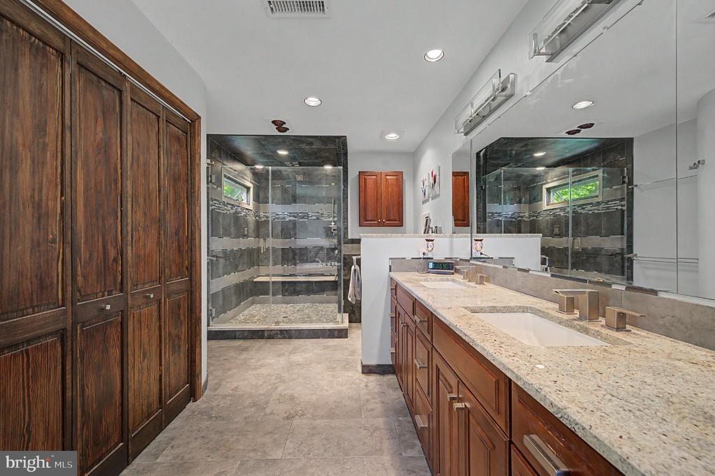 9 SEAGARDEN DRIVE