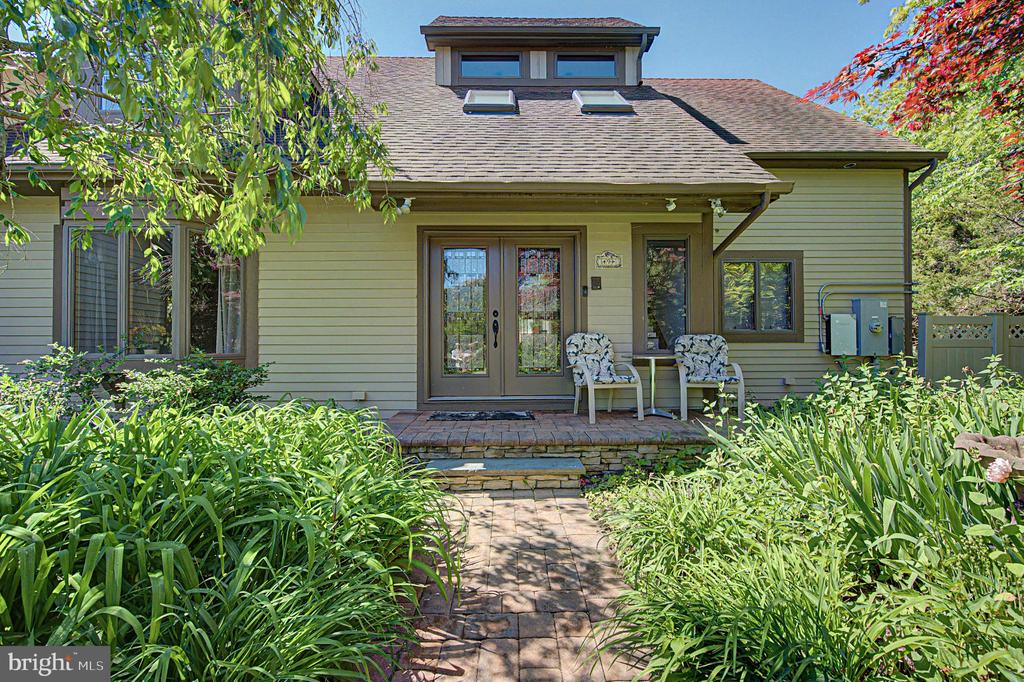 9 SEAGARDEN DRIVE