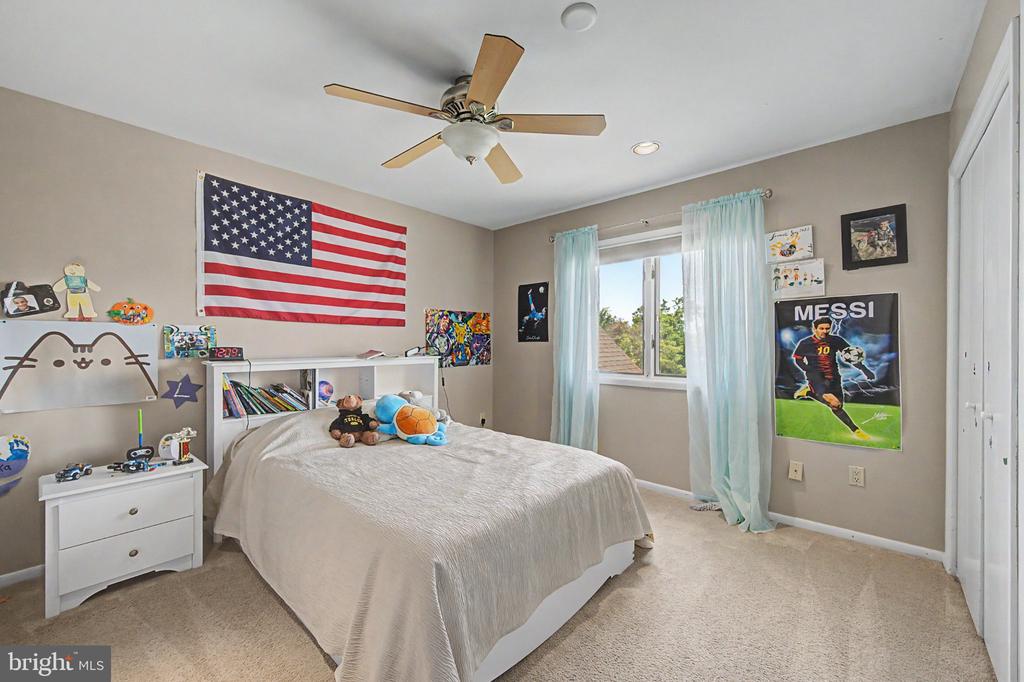 9 SEAGARDEN DRIVE