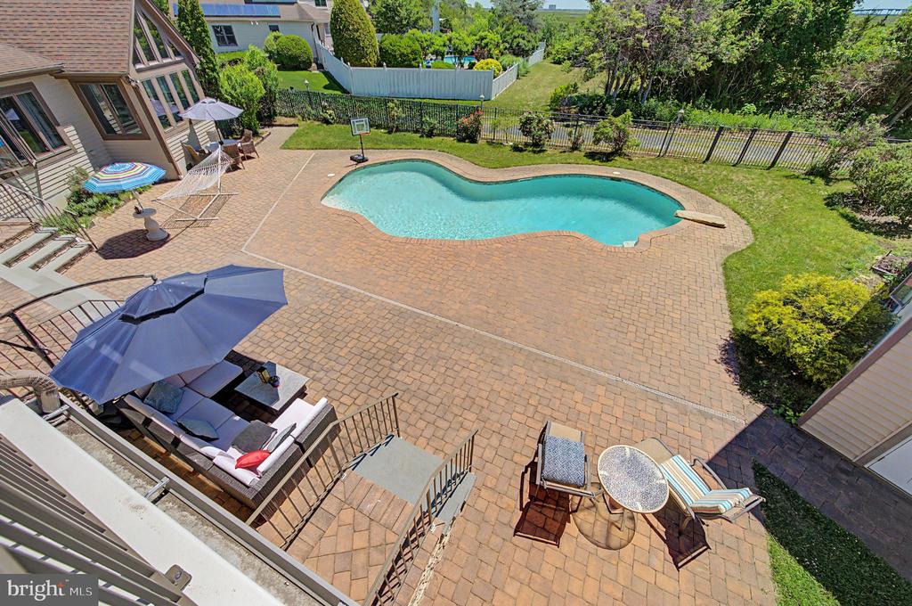 9 SEAGARDEN DRIVE