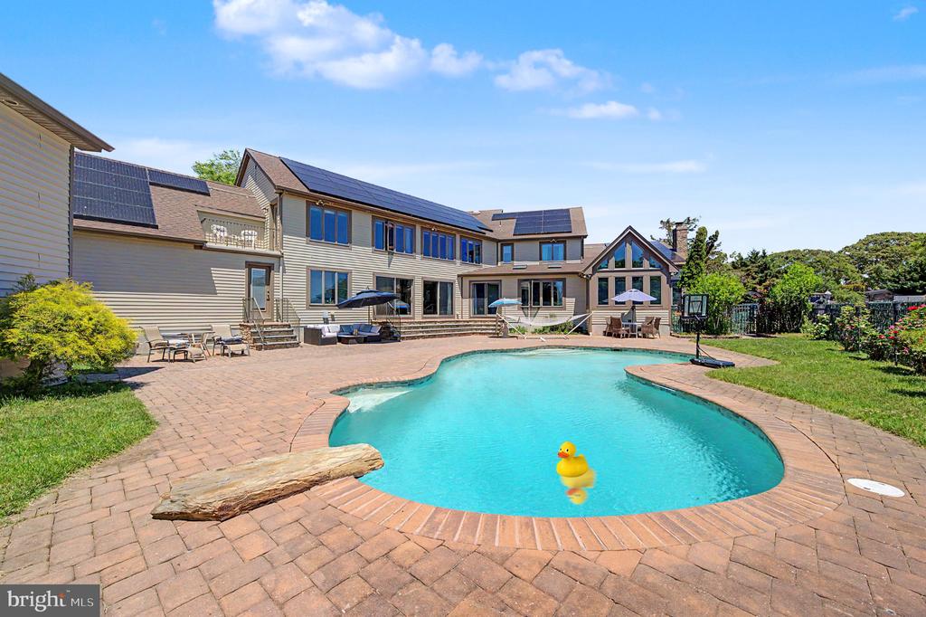 9 SEAGARDEN DRIVE