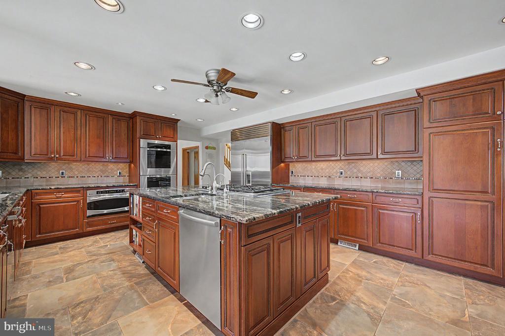 9 SEAGARDEN DRIVE