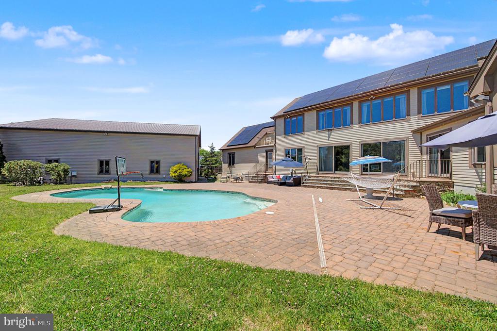 9 SEAGARDEN DRIVE