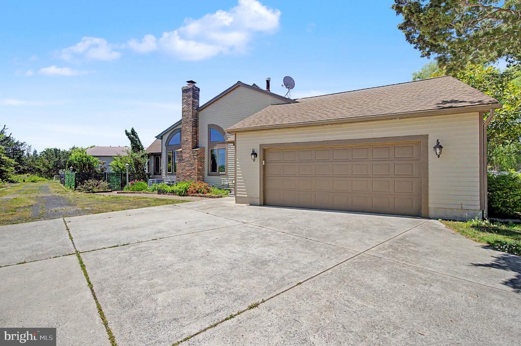 9 SEAGARDEN DRIVE
