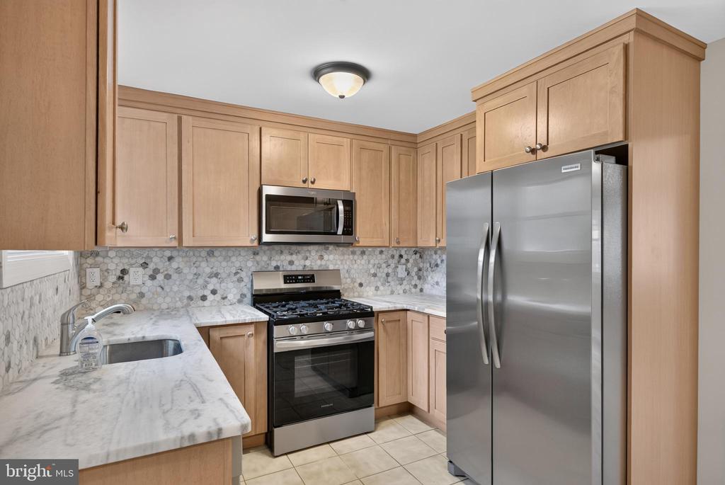 4138 W ADAMS CIRCLE