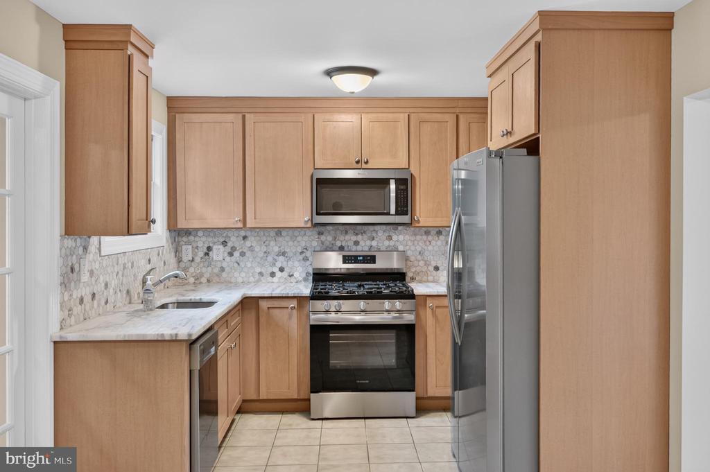 4138 W ADAMS CIRCLE