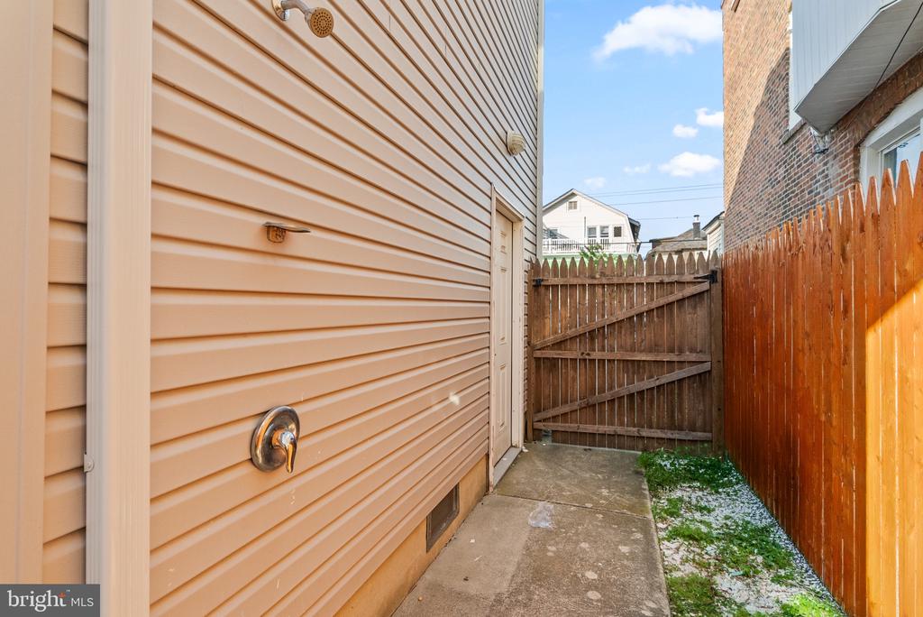 42 S DOVER AVENUE