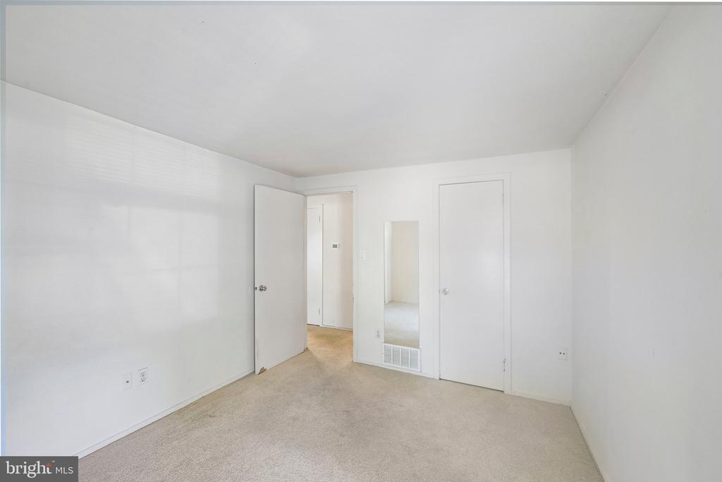 178 MEADOW RDG