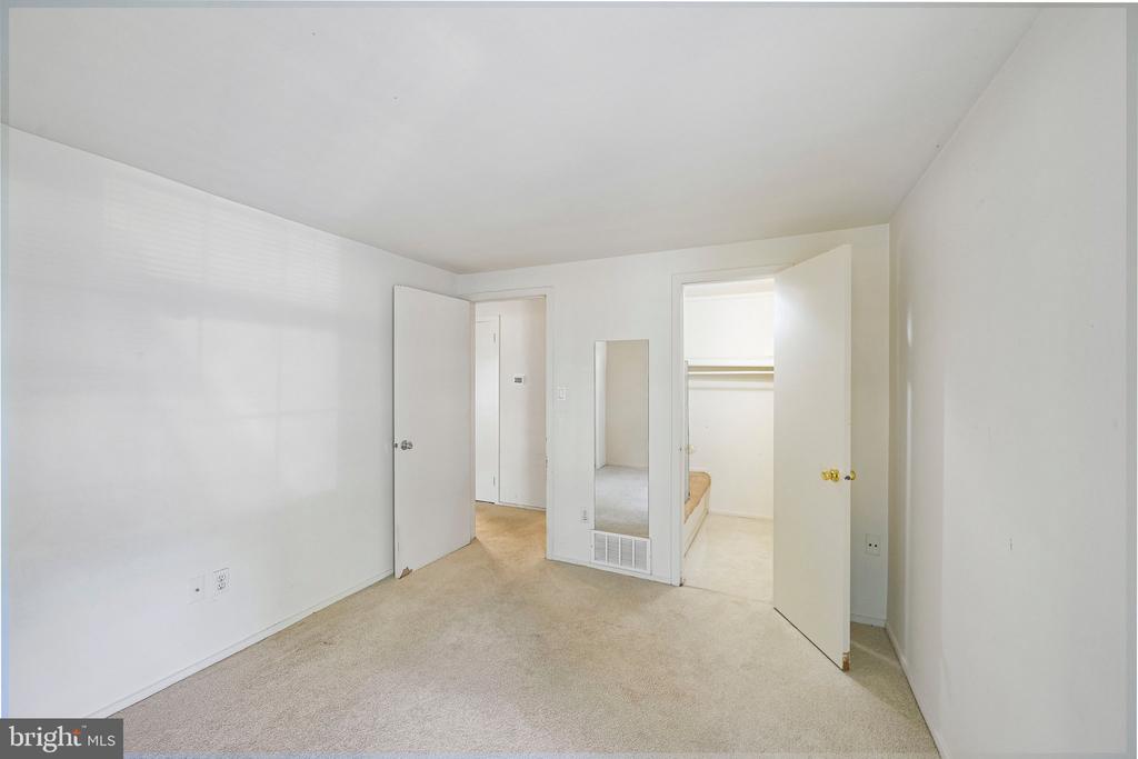 178 MEADOW RDG