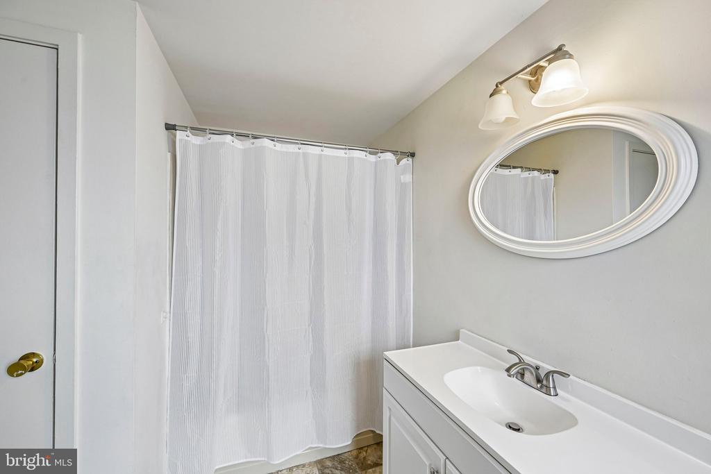178 MEADOW RDG