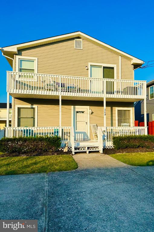 205 3RD STREET S