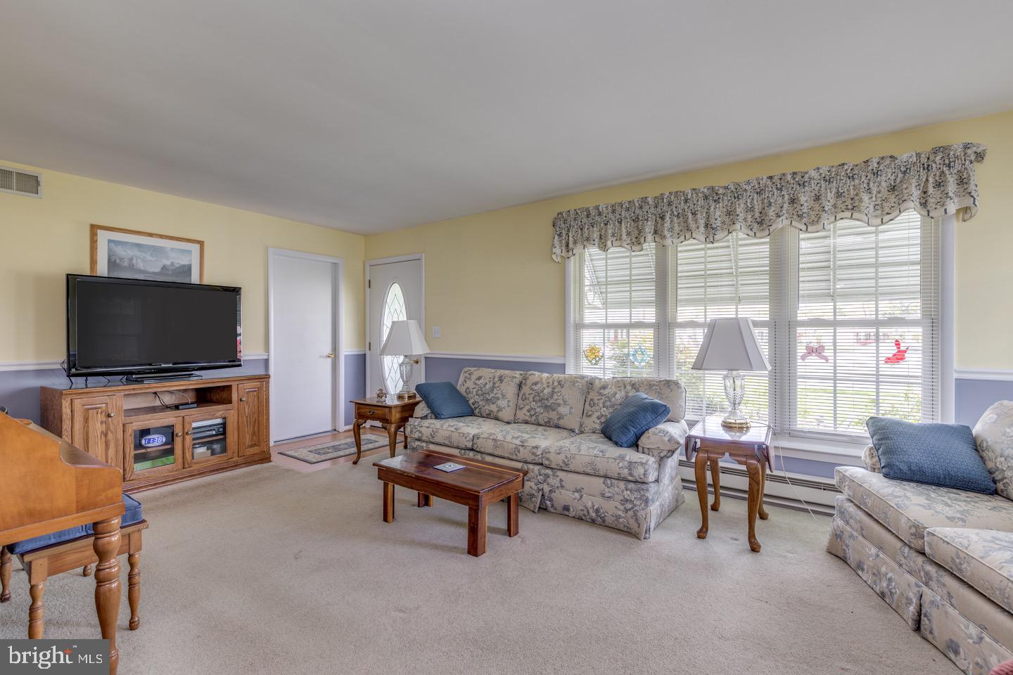 13 Westminster Dr S