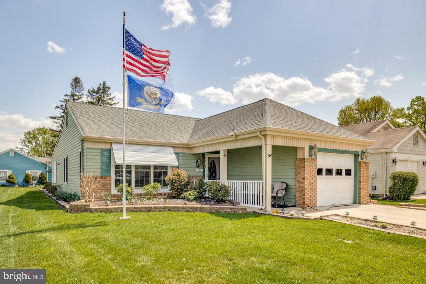 13 Westminster Dr S