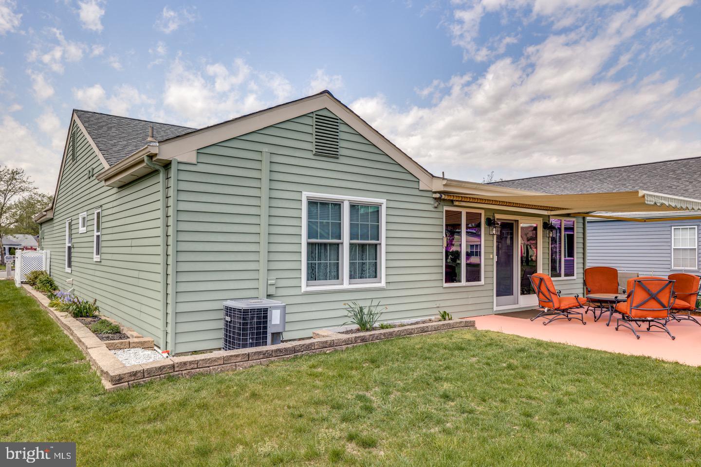 13 Westminster Dr S