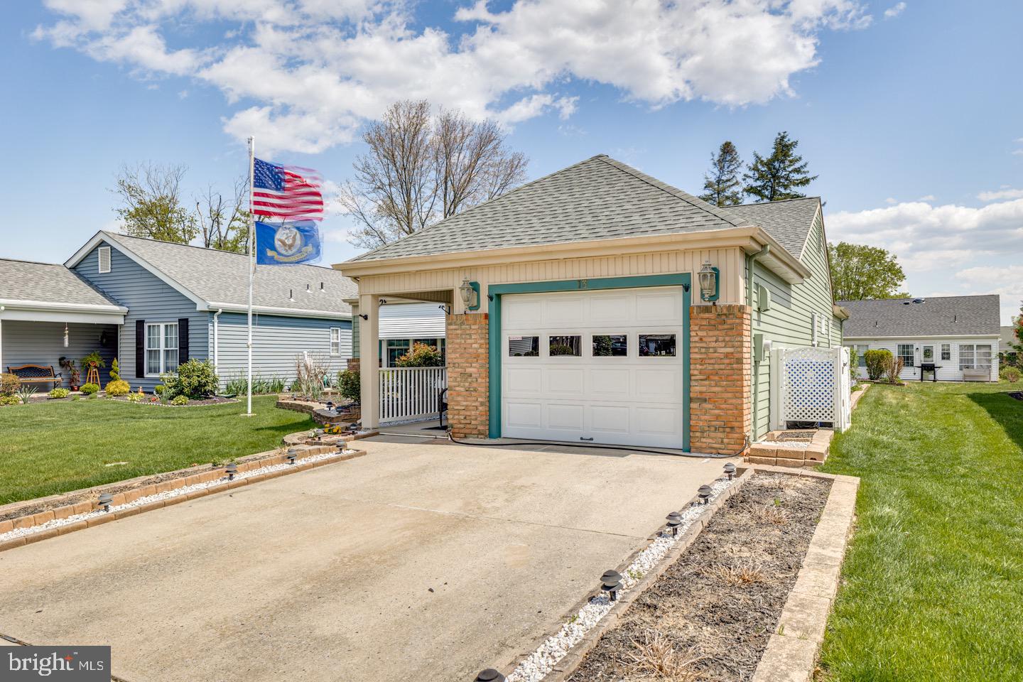13 Westminster Dr S
