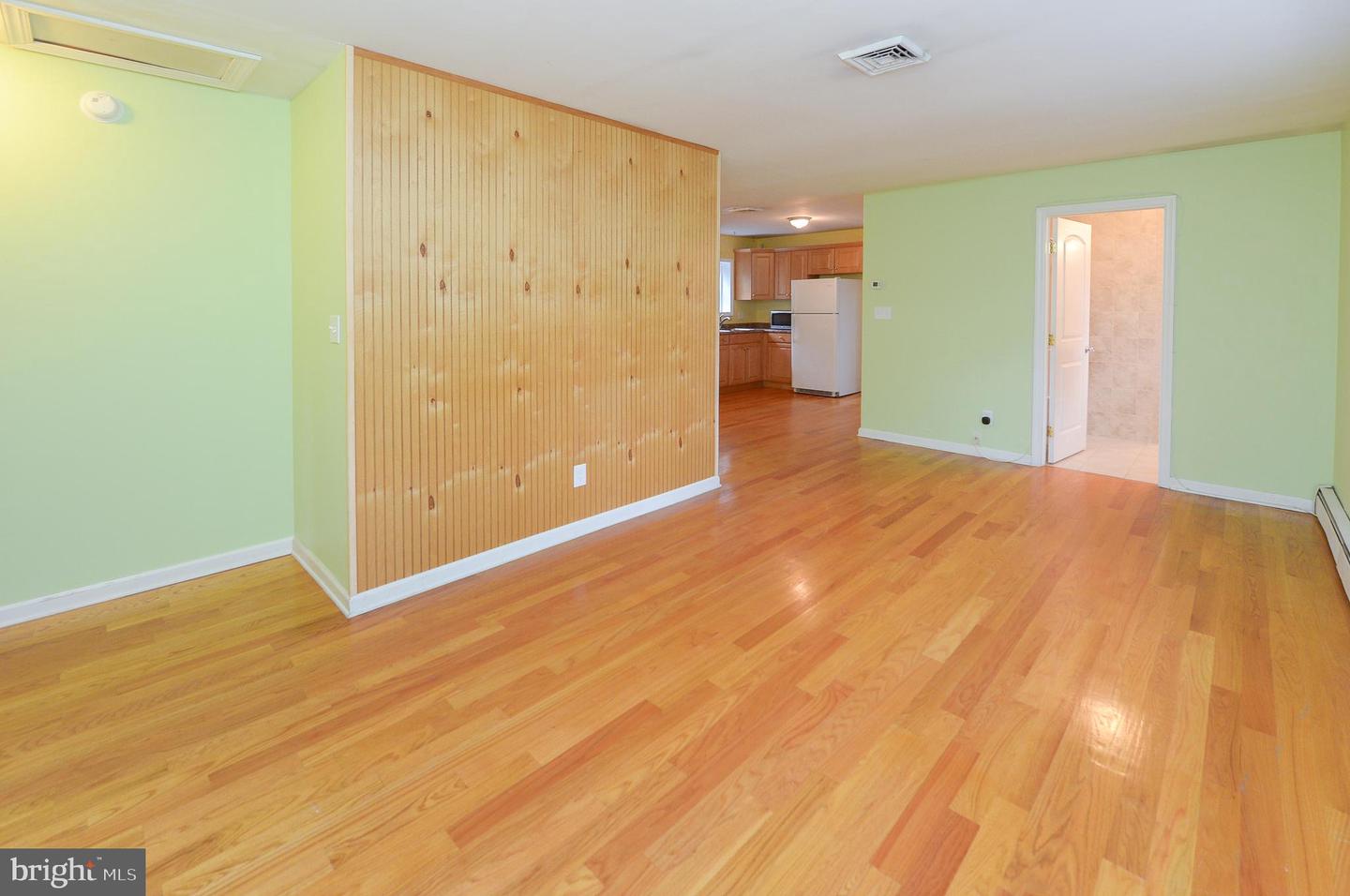 200 Moore STREET Unit: B - 2ND FLOOR