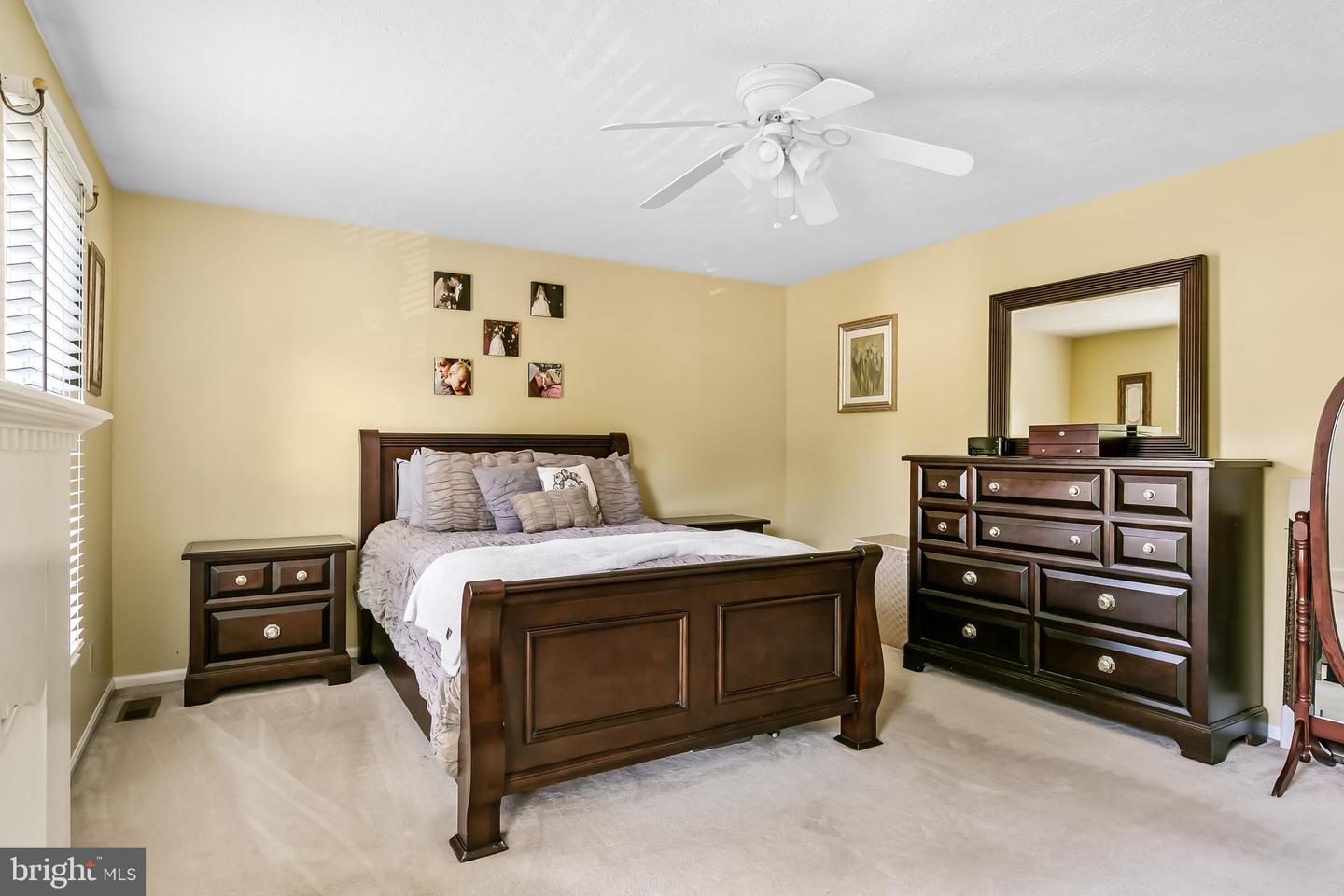 8 Danbury COURT