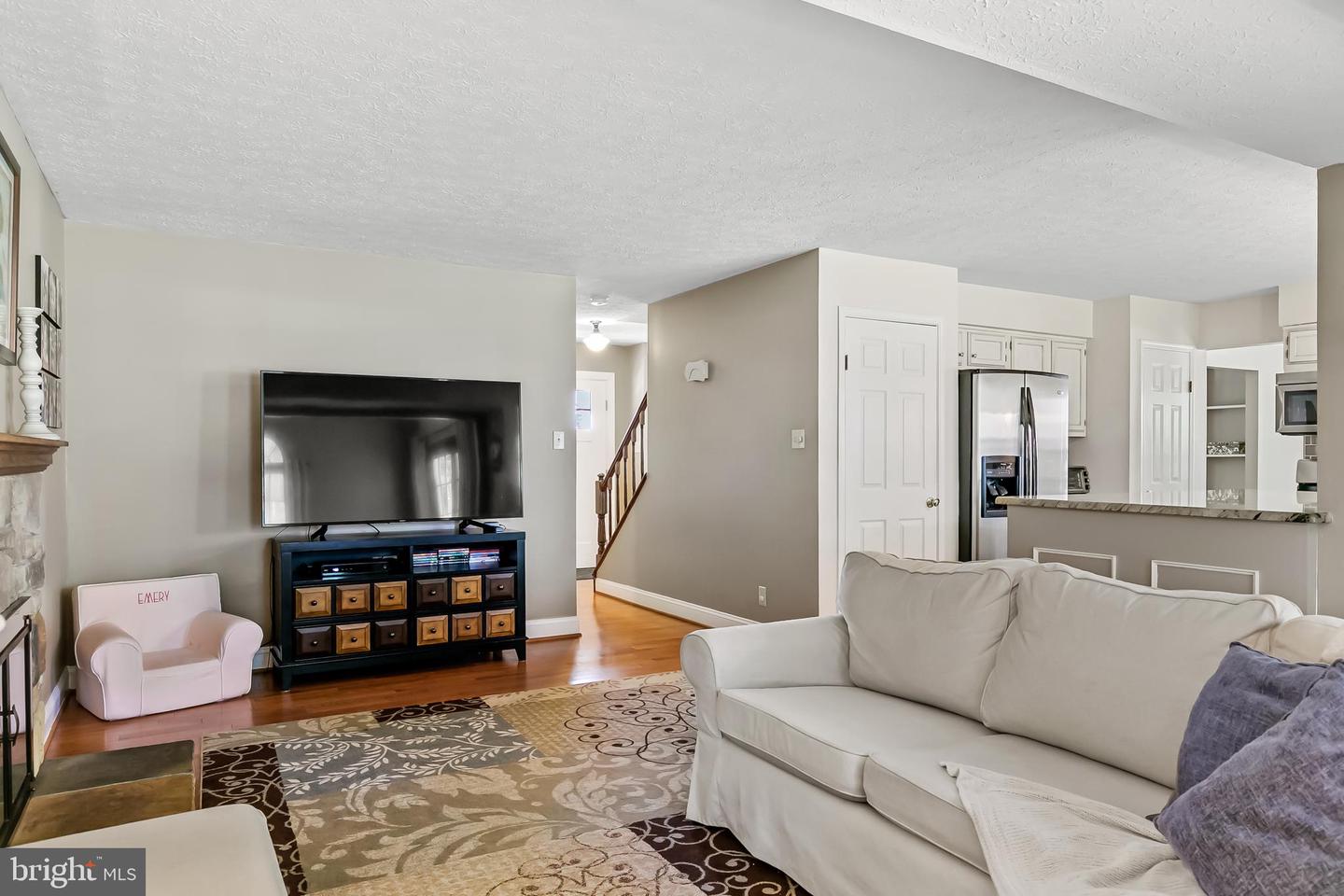 8 Danbury COURT