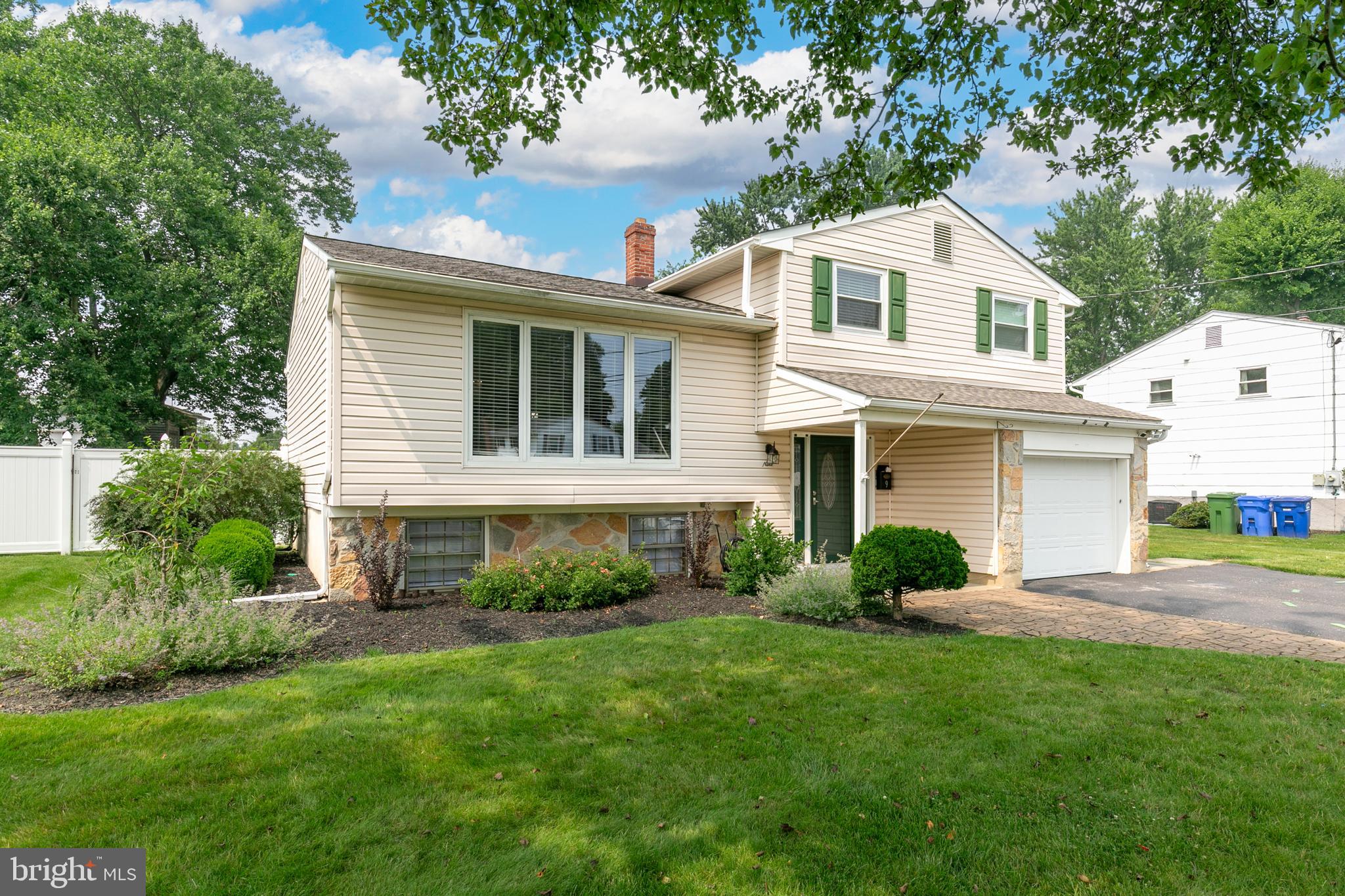 9 Arrowhead DRIVE