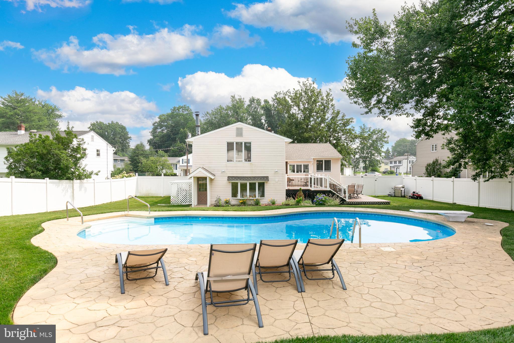 9 Arrowhead DRIVE