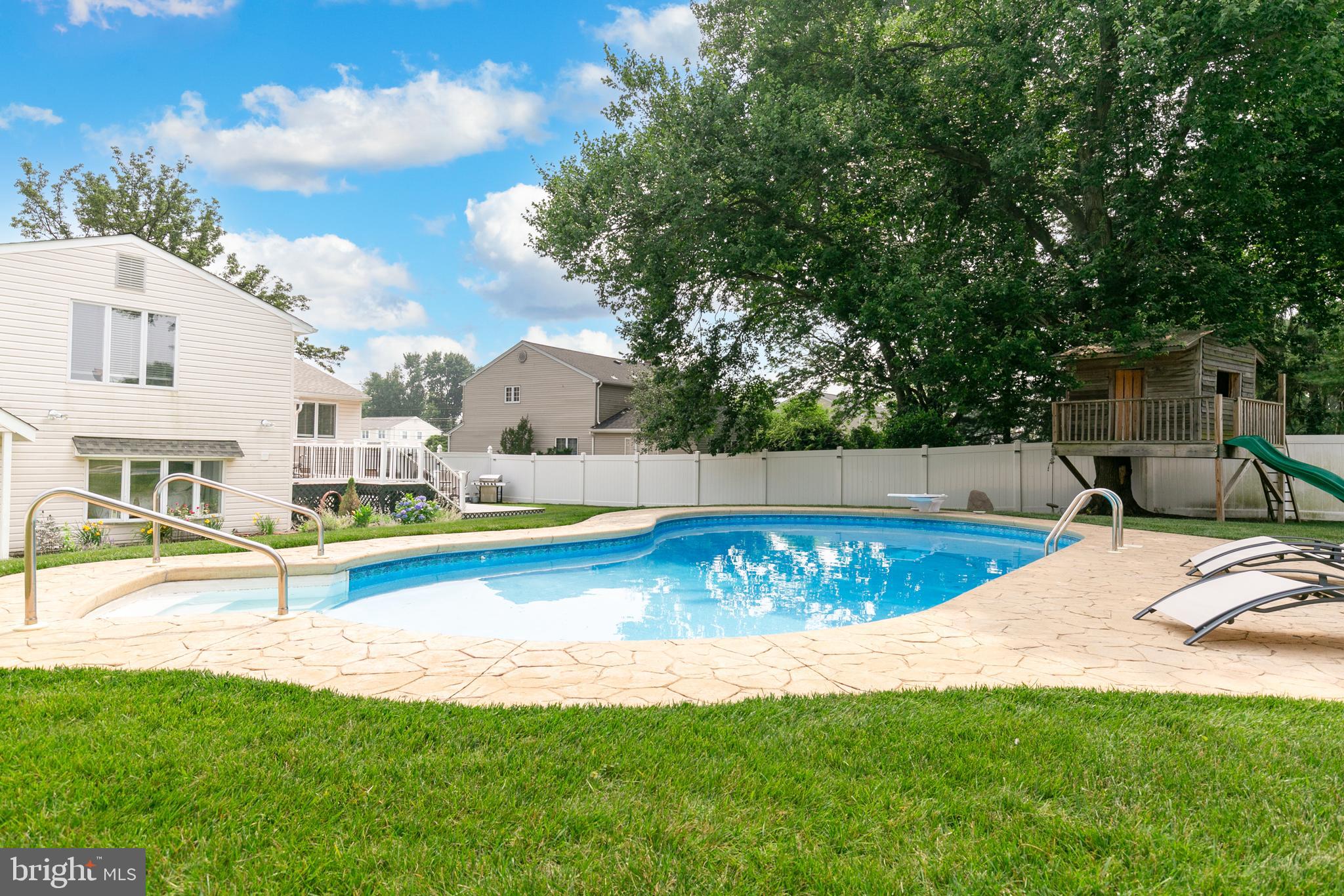9 Arrowhead DRIVE