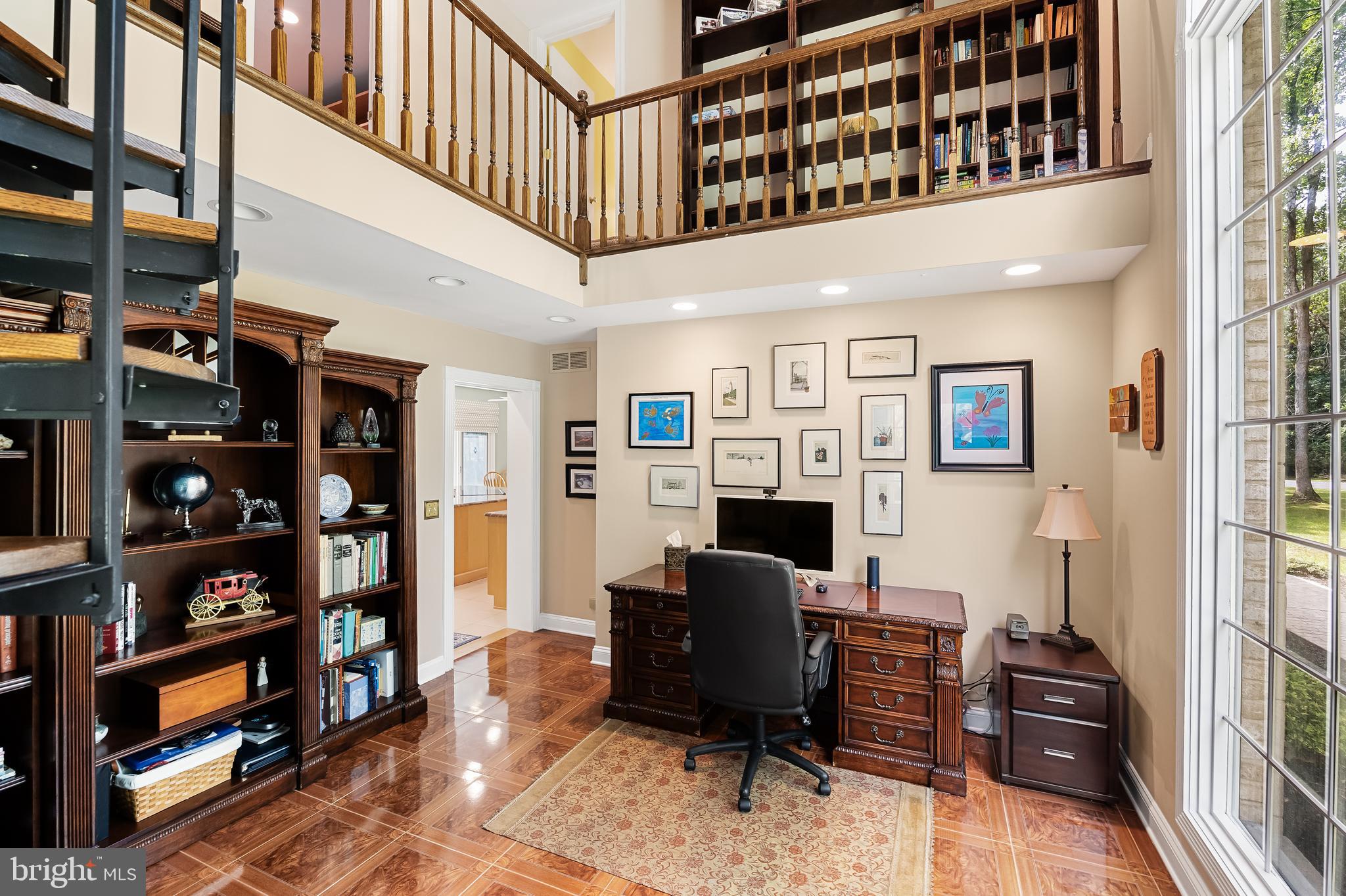 38 Fox Hill DRIVE