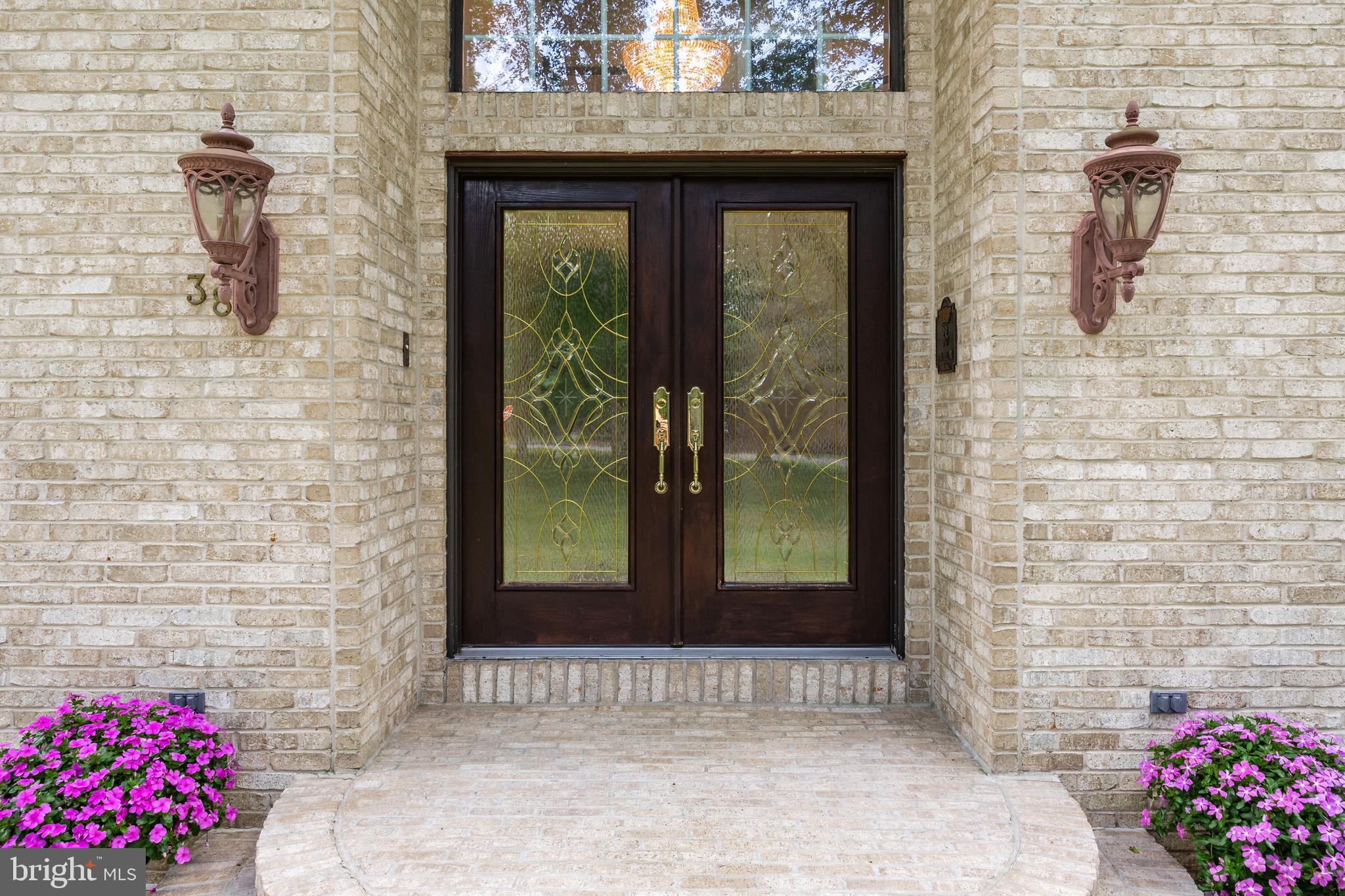 38 Fox Hill DRIVE