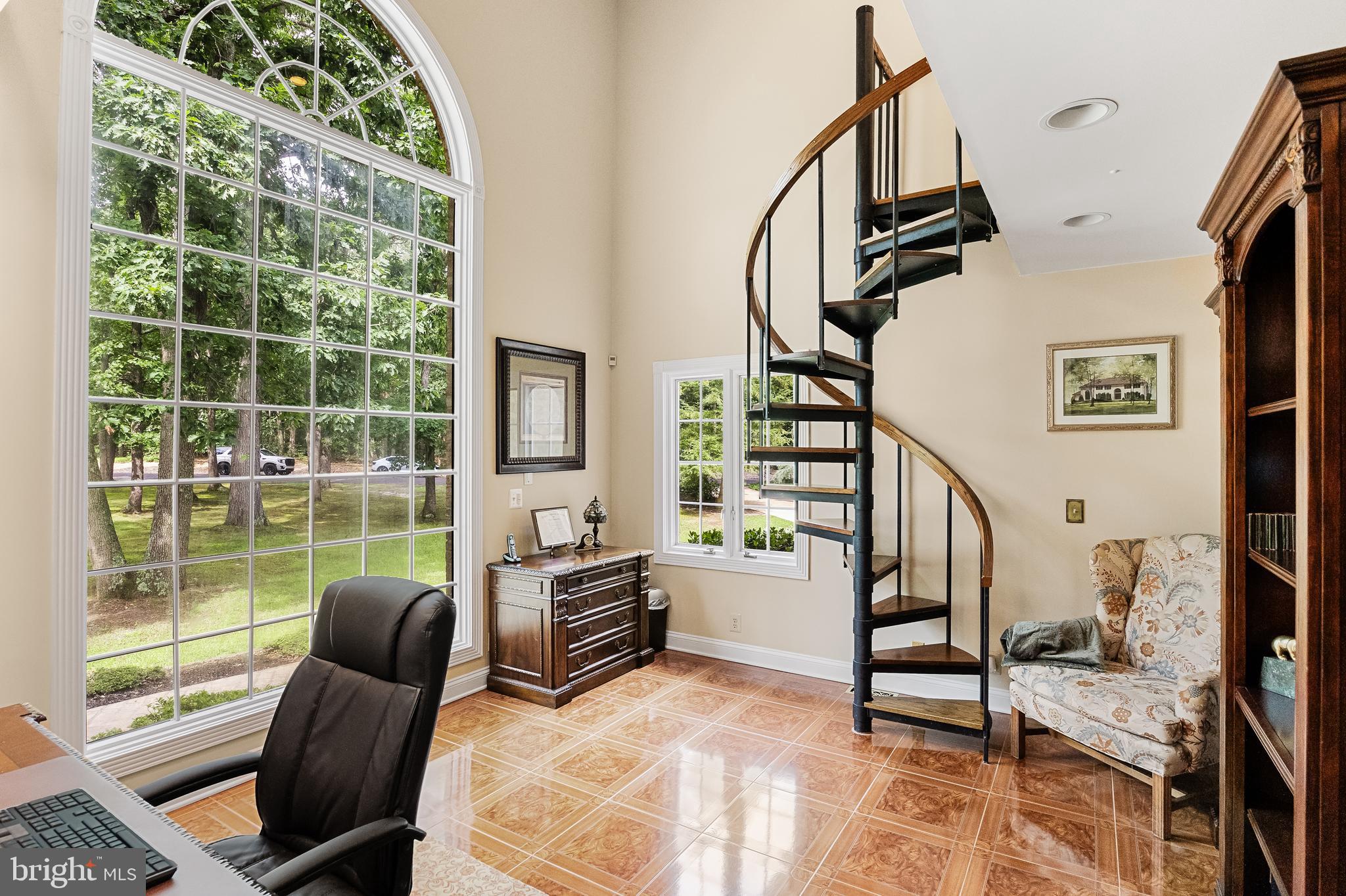 38 Fox Hill DRIVE