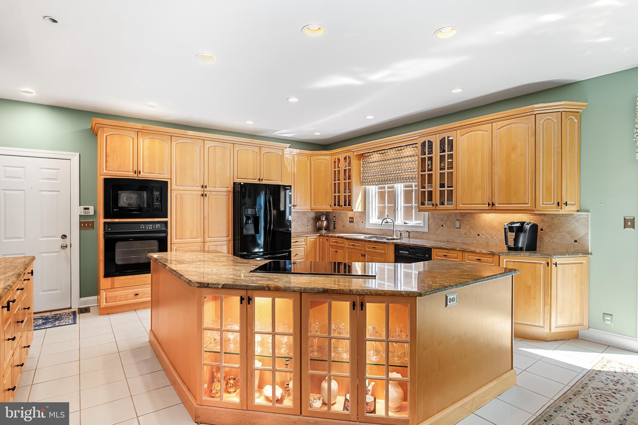 38 Fox Hill DRIVE