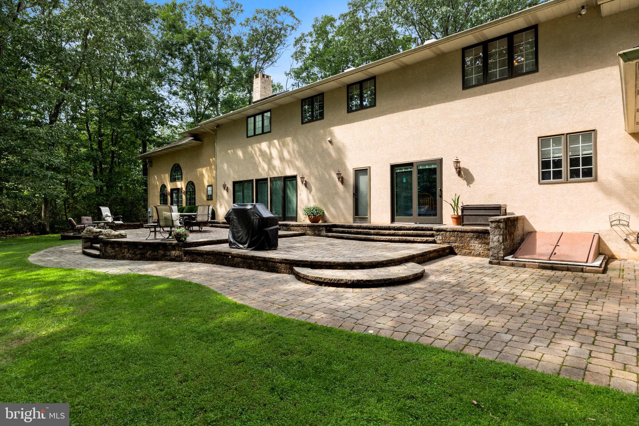 38 Fox Hill DRIVE