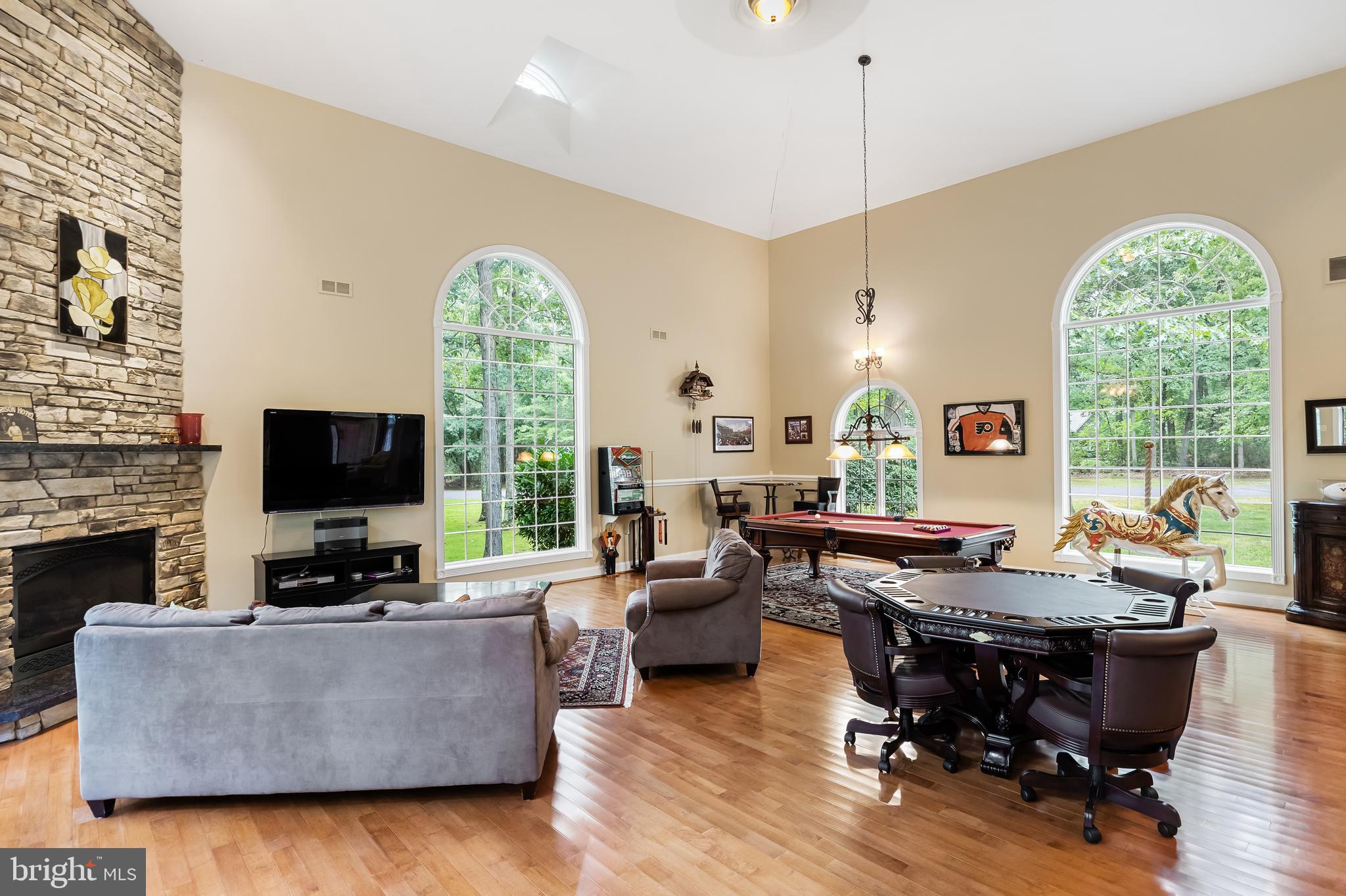 38 Fox Hill DRIVE