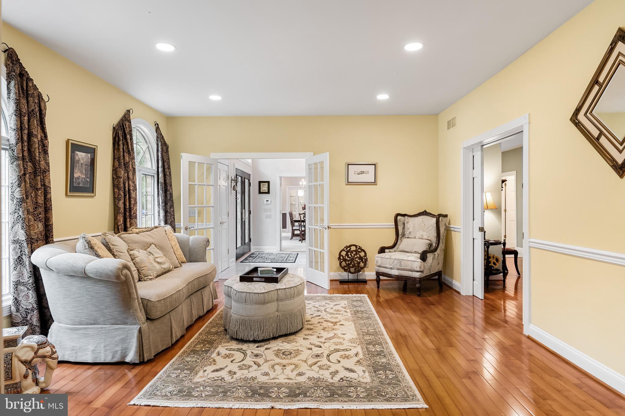 38 Fox Hill DRIVE